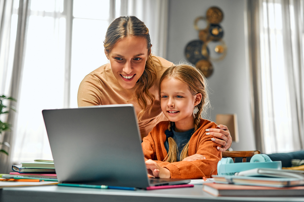 Parent and child learning together online